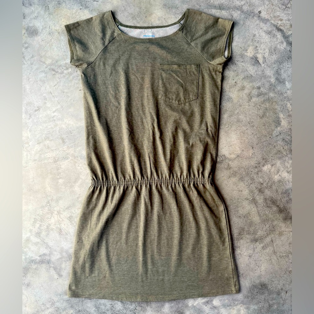 Columbia Deep Green Elastic Waistband Knee Length Short Sleeve Dress w/ Pocket